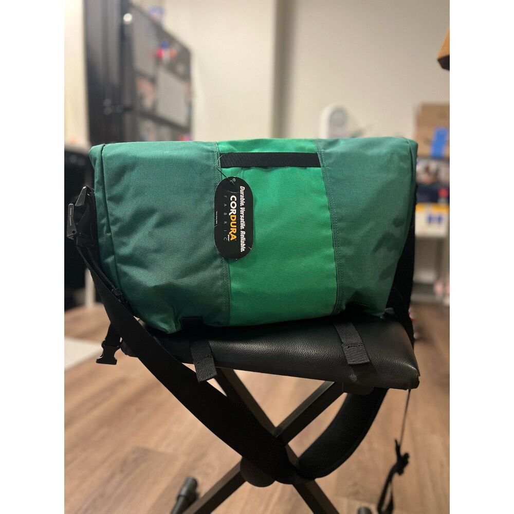 Timbuk2 Classic Messenger Bag Size M Green Commuter Shoulder Laptop Bag - Picture 2 of 9